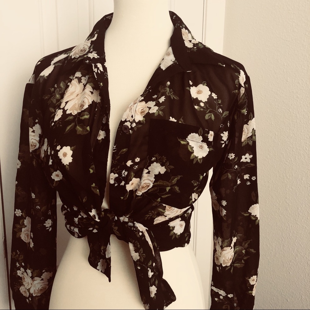 ✰ MUST GO ✰ Sheer Floral Button-Up Blouse